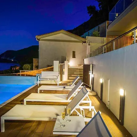 Lefki Villa *