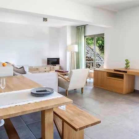 Villa Lefki *